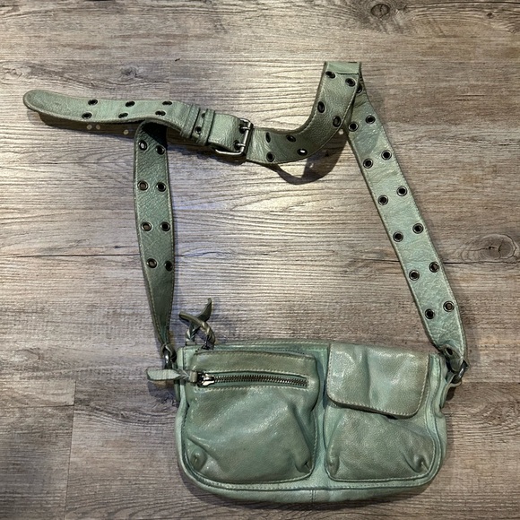 Free People Handbags - ❤️Free People Wade leather sling❤️MOSS light aqua distressed crossbody Fanny bag